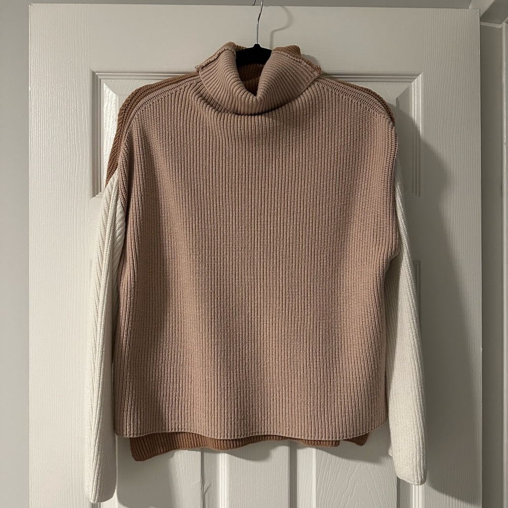Women's Tan and Cream Sweater